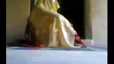 Hot Muslim bhabhi with her servant