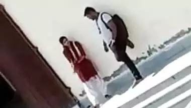 Stud sneakily films how Indian guy forces shy XXX girl to make out