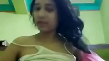Naked Desi girl with wonderful body sends guys her porn regards