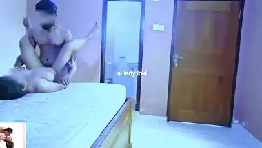 Indian aunty sex video of receiving parcel nakedly