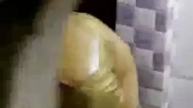 Hidden Cam Showing Hot Bhabhi Without Panty