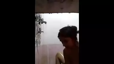 hornty matur aunty bathing video