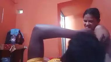 Local OYO room booking for sex affair bhabhi by lover