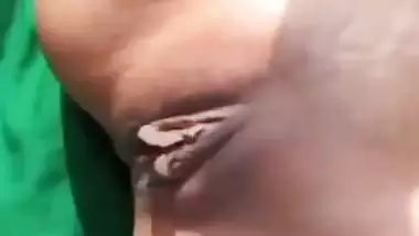 Man fucks shaved pussy in desi outdoor xxx MMS