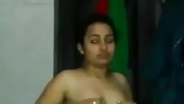 DESI GF SHOWING OFF HER BEAUTIFUL FIGURE