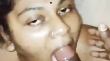 Sexy Lankan Girl Blowjob