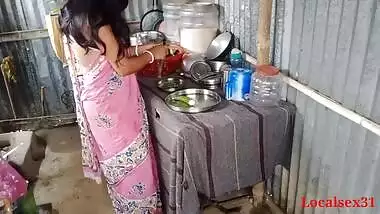 Mature Sonali whore willingly takes Desi XXX dick in the kitchen