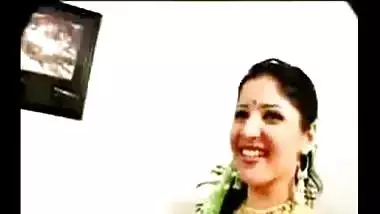 Sexy Telugu Aunty in Spicy Hot XXX Video