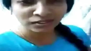 Today Exclusive- Desi Telugu Girl Shows Her Boobs