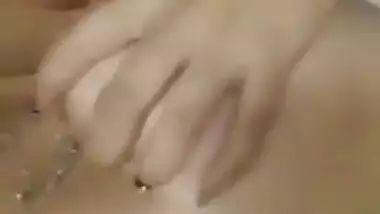 Hot Punjabi Babe Fingering her Wet Pussy