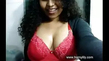South Indian bhabi shows off boobs