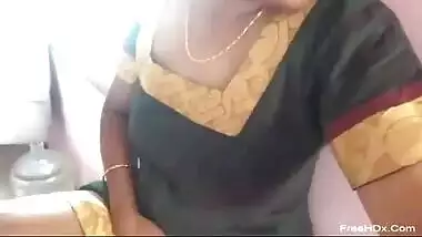Tamil sex video of a married aunty masturbating