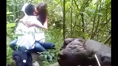 Tamil sex video of young people in the jungle