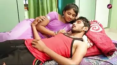 Sexy Bengali desi bhabhi foreplay with servant at home