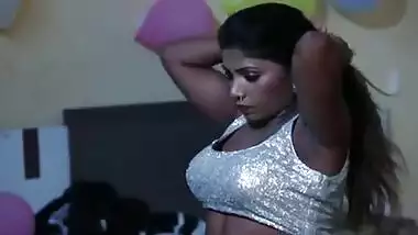 desi hot aunty getting dressed