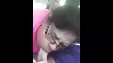 Mature Bhabhi Sucking In Car