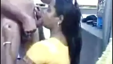 Pron video of a desi girl fucking her boss in the grocery shop