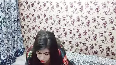 Bhabhi Ne Apni Chut Main Ungli Daal K Khud Ko Maza Dya