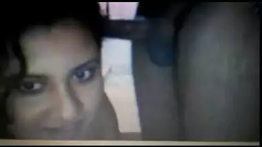 Desi girl’s deep sensual blowjob mms clip