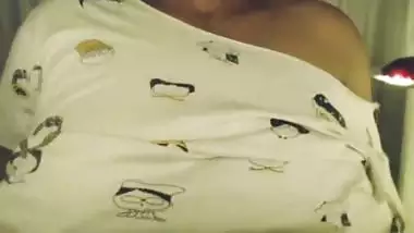Indian Sexy Girl Fingering Her Tight Pussy