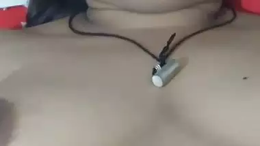 A college guy fingers in pussy in Indian Bhabhi sex MMS