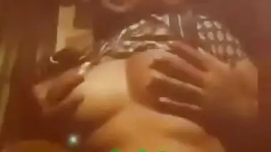 Desi village girl show her big boob selfie video