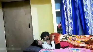 Horny Junior Accidentally gets into OYO Room with her Senior