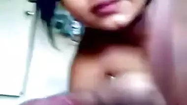 Legal age teenager Indian girlfriend homemade oral-stimulation video