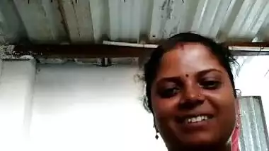 Horny Mallu Aunty Showing Her Big Boobs