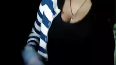 beautiful pakistani girl nehakhan shows boobs...