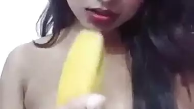 Shaggy boobed Desi bitch teasing with banana