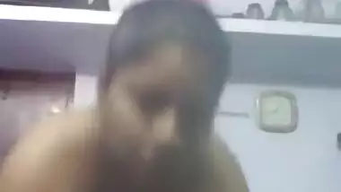 Today Exclusive- Desi Bhabhi Record Her Nude Video For Lover