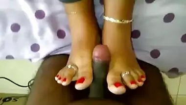 neha bhabhi foot job
