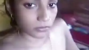 Hot Look Indian Girl Showing Her Boobs And Pussy