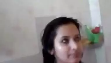 Desi webcam fresher nicely teases fans with natural tits in washroom