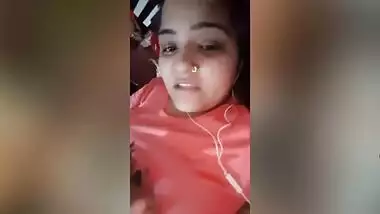 Sexy dirty talks with her boyfriend