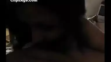 Desi lady giving head for her hubby MMS clip