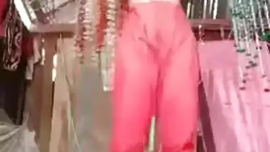 Cute Desi girl strips to show her beautiful XXX body for MMS video