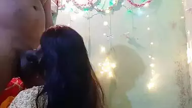 Desi Bhabhi is down for any XXX thing for money and even a blowjob