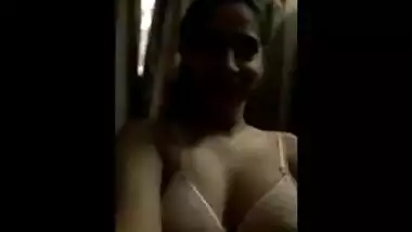 Indian GF Reshma showing her tits on cam