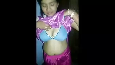 Desi Girl Show Boobs to lover in private