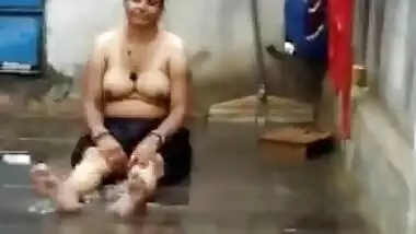 desi aunty rain bath open air roof terrace