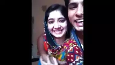 Gorgeous muslim punjabi bhabhi Smooch n Kiss Boob Press