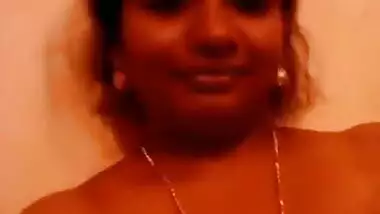 Mallu bathroom nude sexy bhabhi show vid