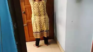 Tamil cute maid fucked by hotel owner