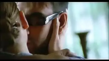 Aishwarya Smooches Ajay Devgan - Khakee - Hot Kissing Scenes.mp4