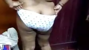 Desi Chubby Aunty Show