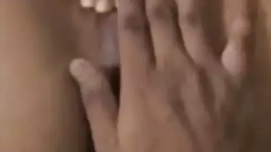 Desi girl fingering